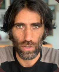MSF_Suisse's tweet photo. 🔎 #CONVERSATION 🔍
📌Ce soir à 20h/ 8pm CET📌
THEMATIQUE: 🔒Migration et humanitaire - Un crime?🔒
Avec @Stephen_Cornish🎙️ @BehrouzBoochani🎙️ et @HelenaMaleno🎙️
En direct sur #Youtube & #Facebook & sur le site 🎞️ @fifdh🎞️
🖱️ https://t.co/rIXVX2suop 🖱️ https://t.co/9IefYW1DrL