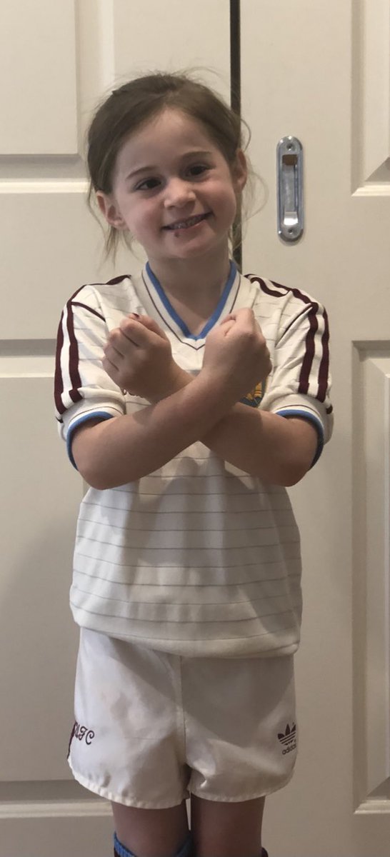 HammerMusePerth's tweet photo. The spirit of ‘86 is strong in this one,with that in mind we’re going 2-3 to the mighty hammers against Man U !💪😎👊⚒⚒⚒
#COYI #OLAS #WFBB #WHTWD https://t.co/ztUdRNaB9u