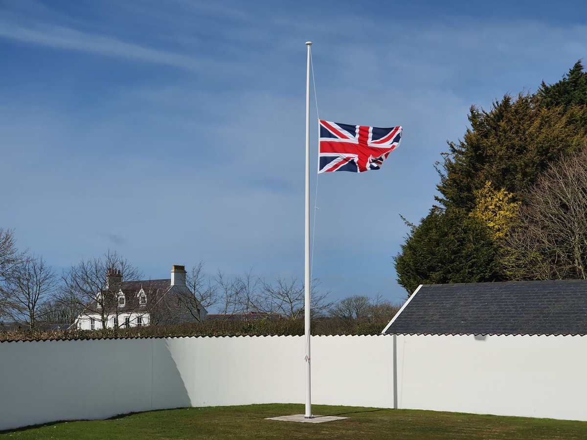 kna1955's tweet photo. Lowered the flag today. RIP Murray. https://t.co/gVVlra2Nn4