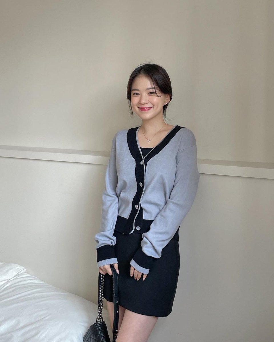 Lily tweet media