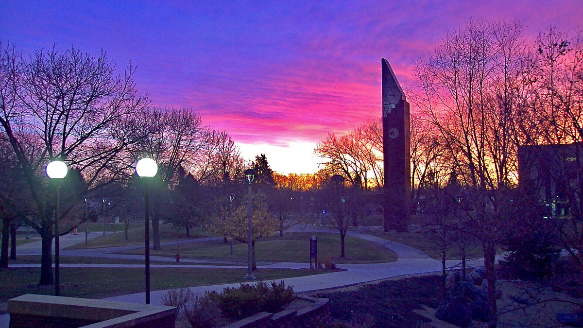RT @mark_tarello: WOW! Stunning sunrise seen this morning from Minnesota State University, Mankato. #Sunrise #MNwx https://t.co/YKI31Y4Ir2