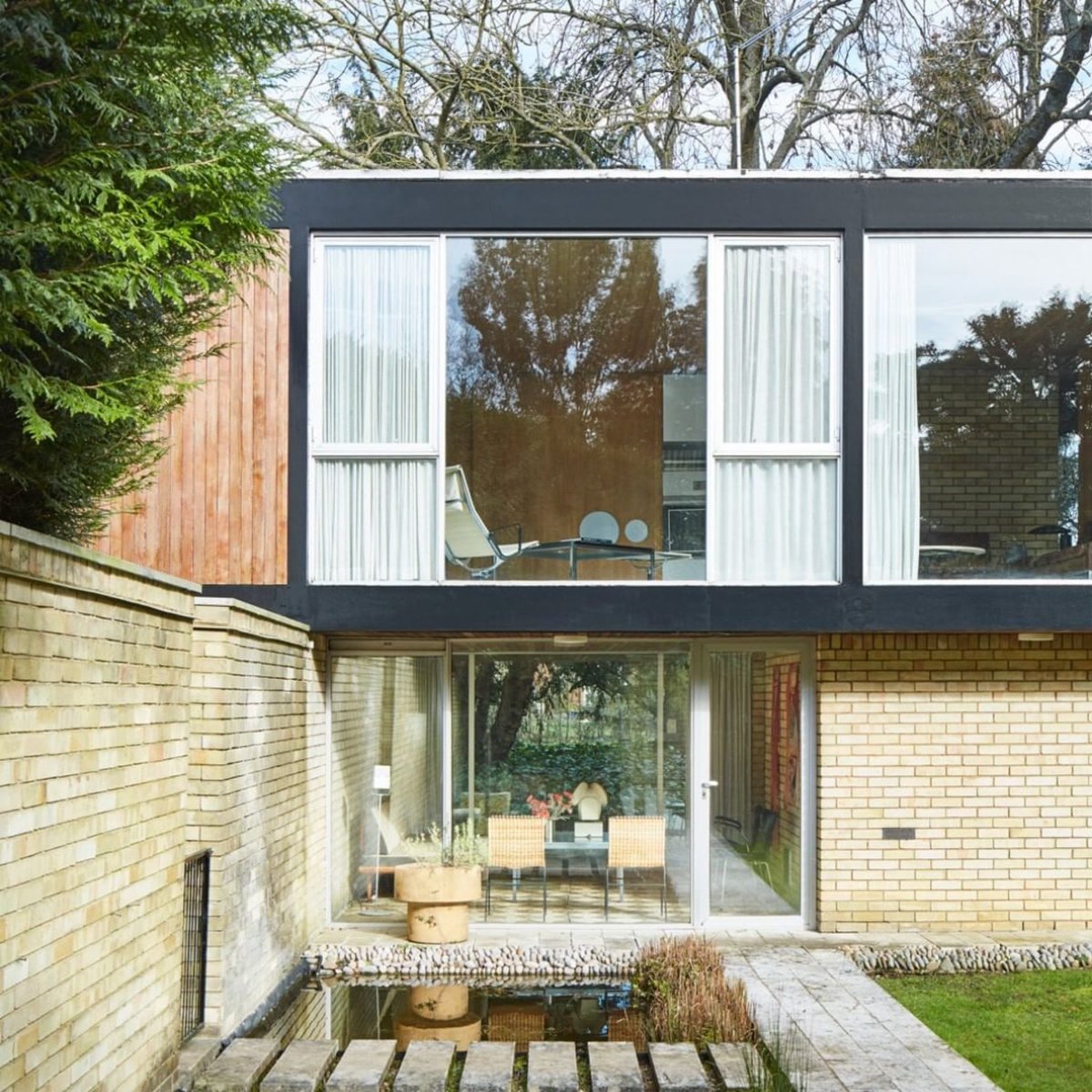 Hayallerimdeki ev 🏠 Yoksa bu sen misin? 👌🏻 Pazar ışınlanması 💫

1960larda yapılmış. Ağaçlar 🌲 arasına gizlenmiş mükemmel bir yapı. 📍Hertfordshire, UK 🇬🇧

#denemenlazim