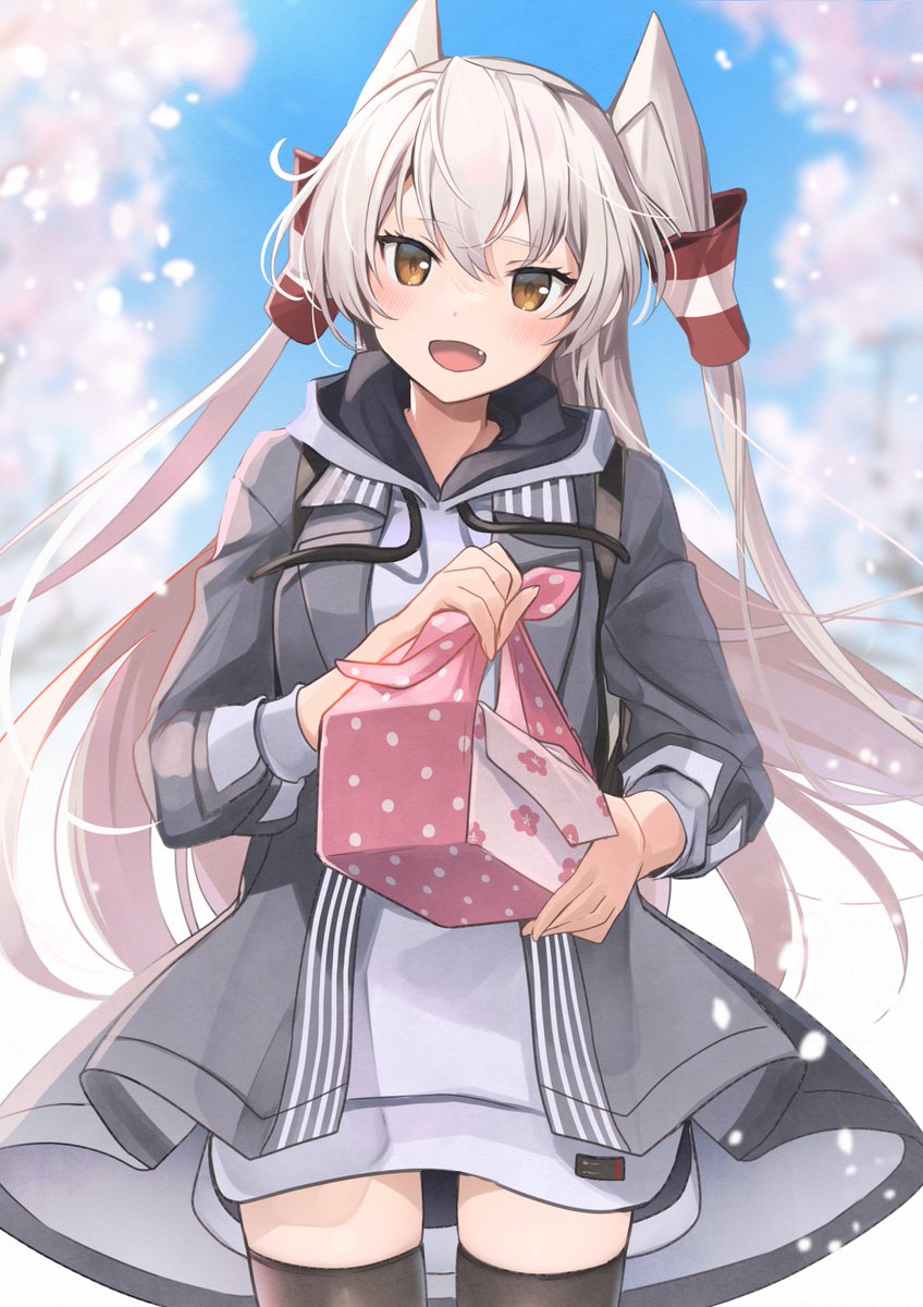 amatsukaze (kancolle) 1girl bento solo long hair thighhighs two side up hair tubes  illustration images