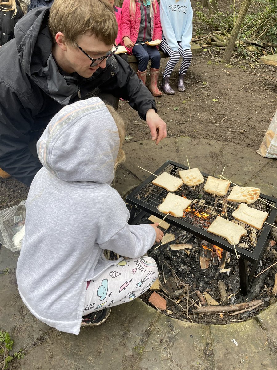 MrswhiteY6's tweet photo. Our first Forest School session was a big hit! We learned how to enter and exit the fire pit safely and even toasted bread on the fire🔥 What will we do next week?  @AlthorpeKeadby #forestschool #toastonthefire #firerules https://t.co/QgT01QO53A