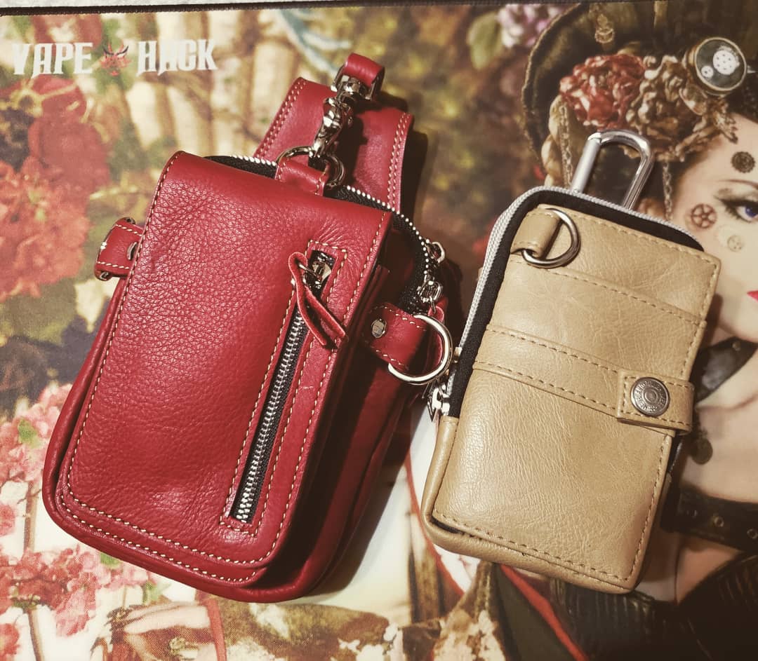 RAIMI1022's tweet image. お疲れ様です☆
新しくVAPE用のポーチ買いました🎵
右が今まで使っていたものになります

容量もあるので小物を入れてもオッケーですね✨

たまらん♥️

#DAYSART
#VAPE
#VAPE好きな人と繋がりたい
#ポーチ
#男心をくすぐる
#ガジェット小物