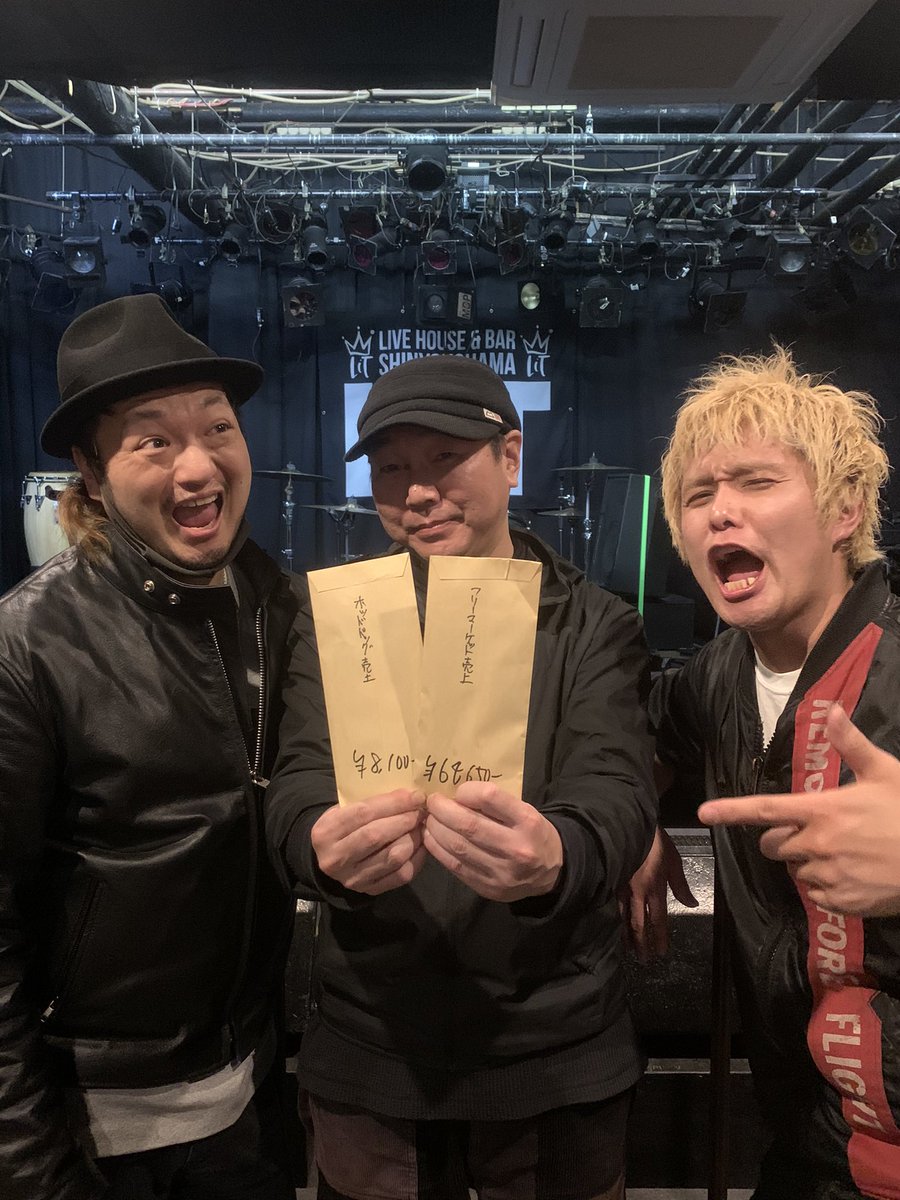 T_CF_F_official's tweet photo. 昨夜は「ドカドカうるさいR&amp;Rショー vol.47 震災復興チャリティSP‼︎2021」でした！！皆様ありがとうございました🦑🦑🦑✨
例年同様、出演者とお客さん、スタッフ、皆で楽しくやりました😎🎉
気になるチャリティの総額ですが、いったぜ過去最高額！！！！
「72750円」ダー！！！😭😂😁‼️ https://t.co/12rdUoaxlS