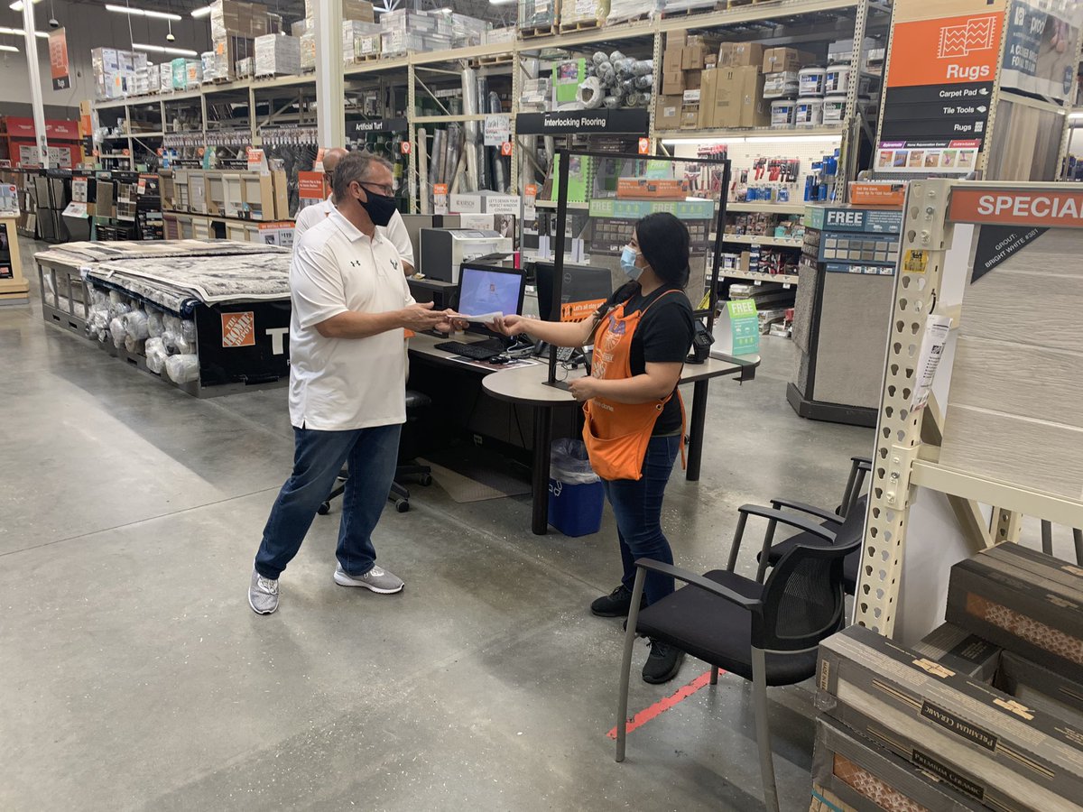 Recognizing GET behaviors.  For these two awesome associates, it comes naturally.  Thank you <a href="/thdkwalk/">Kurt Walker</a> for taking the time to recognize their positive impacts in our store. @thines74 @Merced21Ray <a href="/HeldieRodriguez/">Heldie R</a>