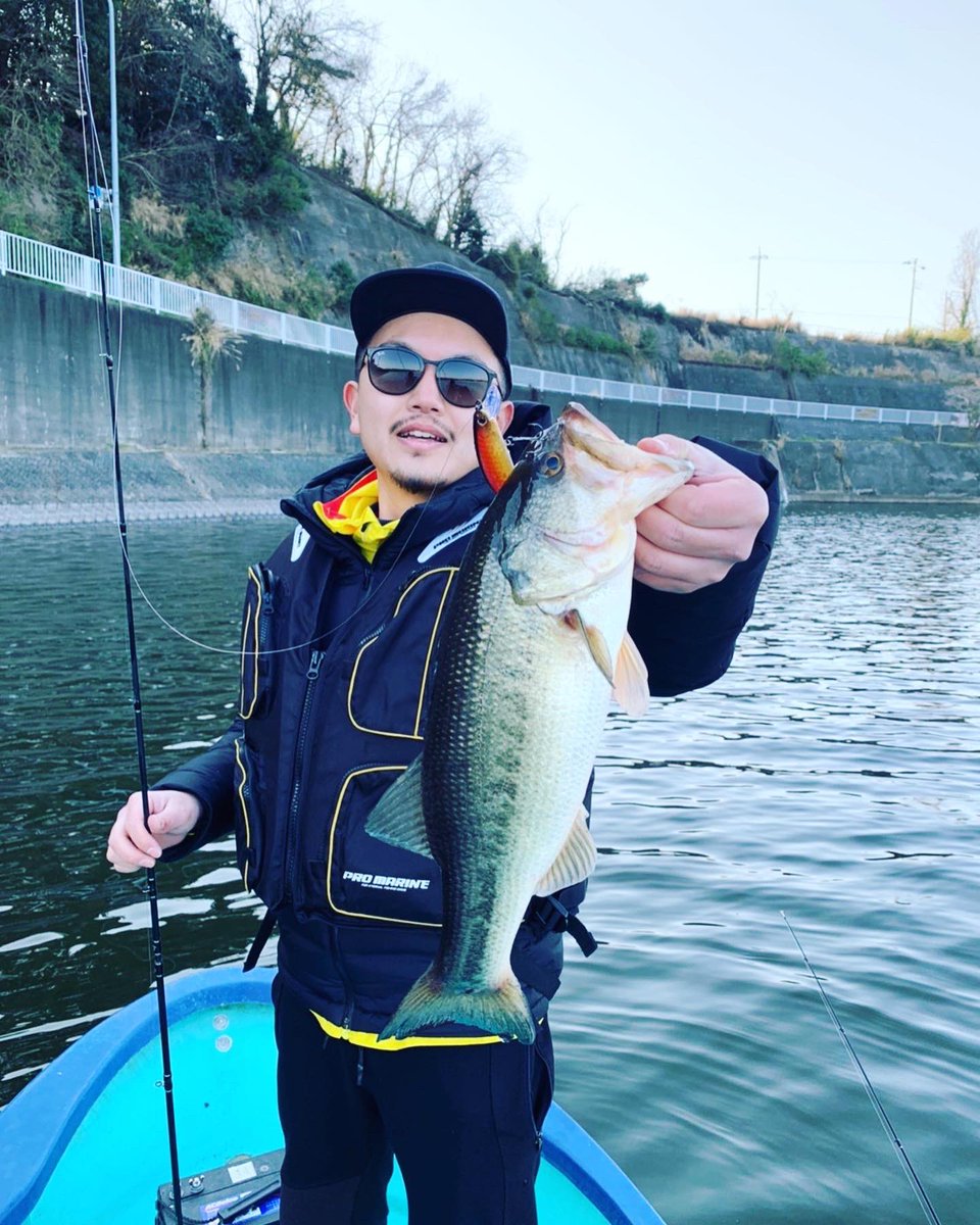 Anglerbird 21初バス 高滝湖 43cm Pm 4 30 やっと釣れたよー プリップリ だから バス釣りはやめられない バス釣り 高滝湖 Osp Varuna