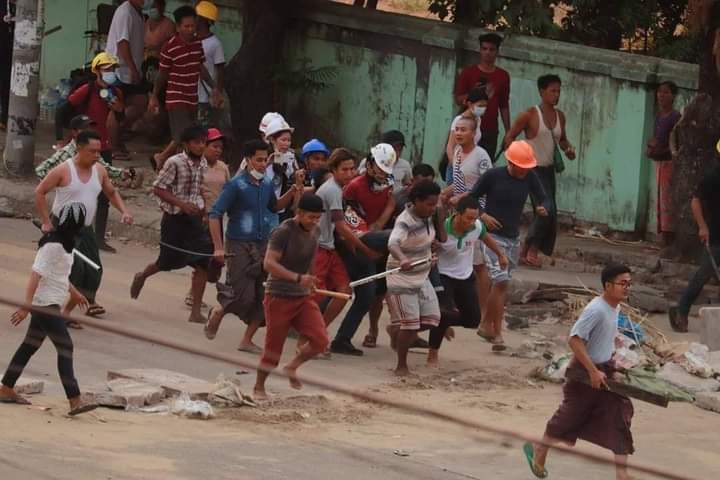 KhinThwalWin2's tweet photo. In Thingangyun Township,Yangon, 
At least five protestors were injured.Terrorists are deployed at the top of AKK shopping mall and shot with snipers.

LOCOMOTIVE XYZ
#WhatsHappeningInMyanmar
#Mar14Coup https://t.co/USgSX7Tz2M