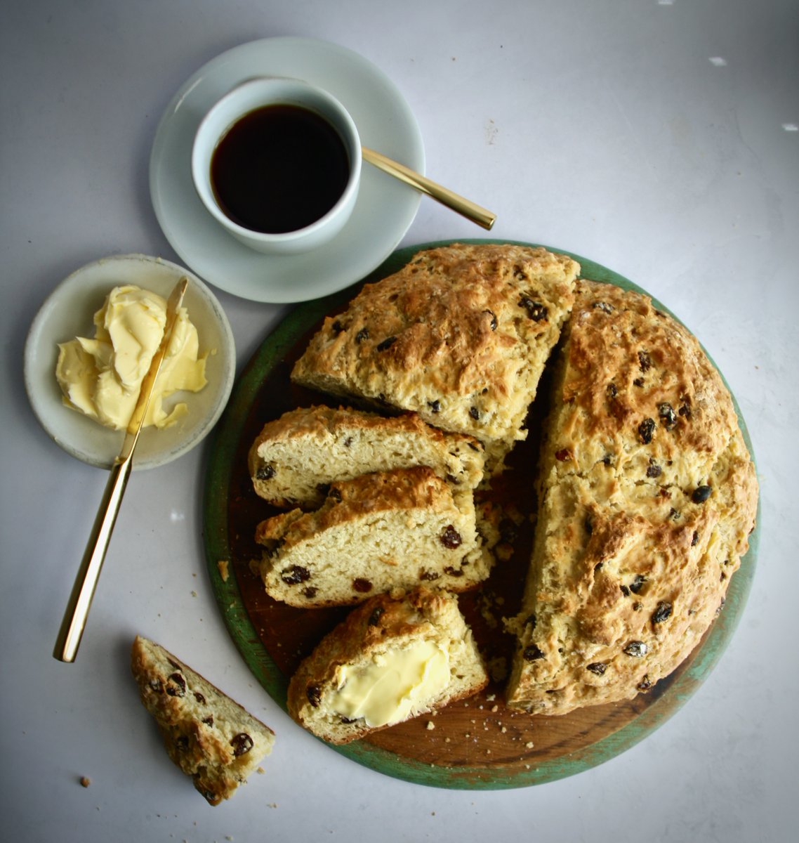 LynnKrizic's tweet photo. Irish Soda Bread, it's a tradition. Recipe on https://t.co/XOrzbbExW5 #Irish #Irishsodabread #StPatricksDay #recipe #foodiechats #googlefood @KerrygoldUSA https://t.co/YcWUlOVzR8