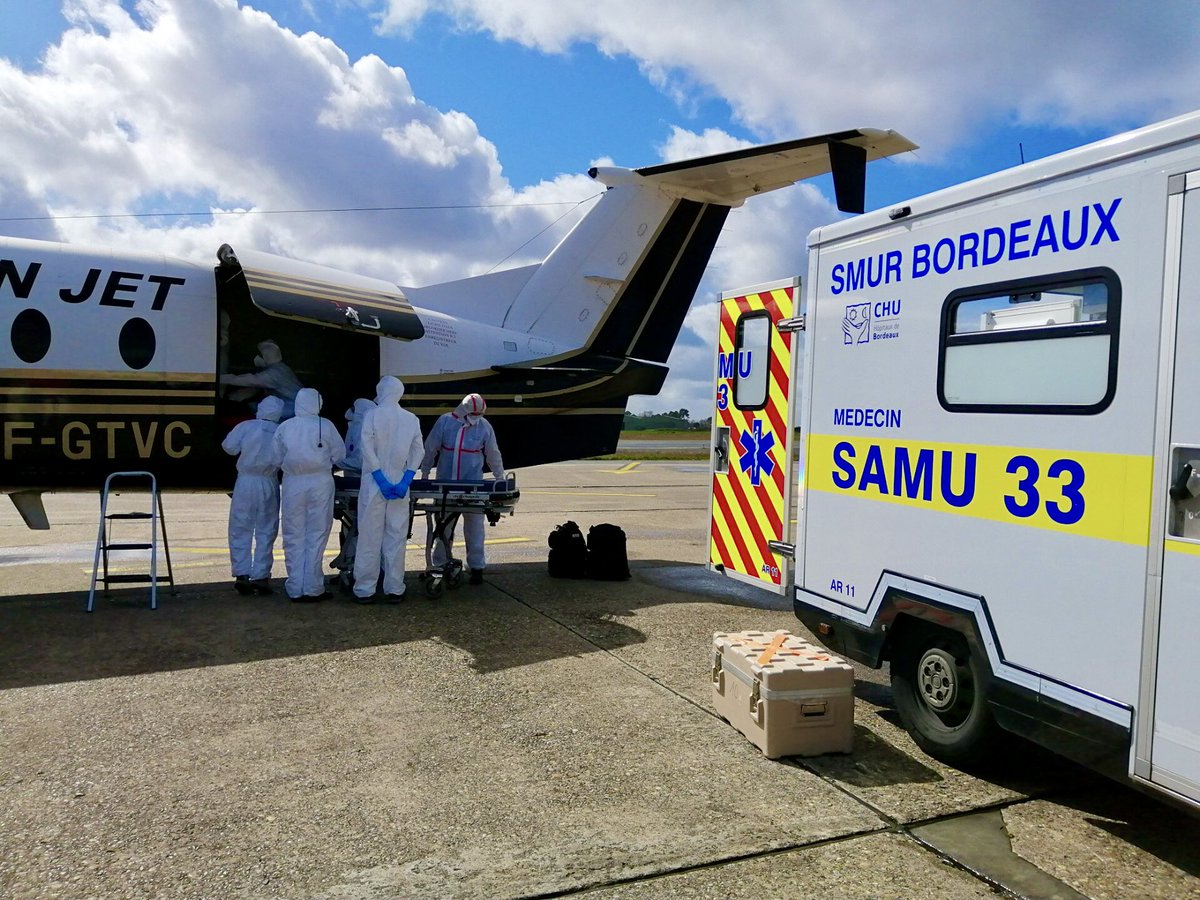 Yann Bubien (@yannbubien) on Twitter photo En direct : accueil de 2 patients d’Ile-de-France par le SAMU33 à l’aéroport de Bordeaux-Mérignac 🙏 Solidarité inter régionale 🙏 <a href="/CHUBordeaux/">CHU de Bordeaux</a> <a href="/ARS_NAquit/">ARS Nouvelle-Aquitaine</a> <a href="/ARS_IDF/">ARS Île-de-France</a> @TentillierE <a href="/matthieubiais/">matthieu biais</a> <a href="/SUdF_Officiel/">Samu-Urgences France</a> <a href="/aur_rousseau/">Aurélien Rousseau</a> @nicolaspeju <a href="/ElleboodeB/">ELLEBOODE Benoit</a> <a href="/LucDurand14/">Luc Durand</a> <a href="/celine_etchetto/">ETCHETTO Céline</a> 🙏 En direct : accueil de 2 patients d’Ile-de-France par le SAMU33 à l’aéroport de Bordeaux-Mérignac 🙏 Solidarité inter régionale 🙏 <a href="/CHUBordeaux/">CHU de Bordeaux</a> <a href="/ARS_NAquit/">ARS Nouvelle-Aquitaine</a> <a href="/ARS_IDF/">ARS Île-de-France</a> @TentillierE <a href="/matthieubiais/">matthieu biais</a> <a href="/SUdF_Officiel/">Samu-Urgences France</a> <a href="/aur_rousseau/">Aurélien Rousseau</a> @nicolaspeju <a href="/ElleboodeB/">ELLEBOODE Benoit</a> <a href="/LucDurand14/">Luc Durand</a> <a href="/celine_etchetto/">ETCHETTO Céline</a> 🙏