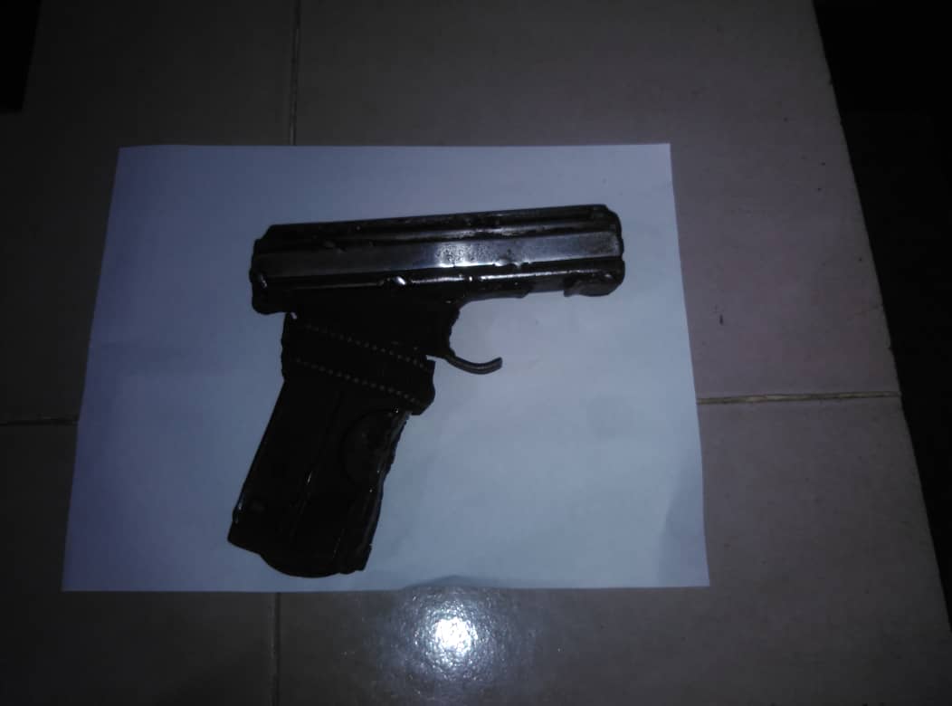 poliguarico15's tweet photo. Cumpliendo órdenes del Gobernador @josemvasquez y del G/D Miguel Urrieta Director del IAPEBG, aprehendidos (02) ciudadanos por incurrir en el delito de Porte Ilícito de Arma de Fuego quedando a la orden del Ministerio Público🚔🚨.
#PescadoresDeLaPatria
#CCP13
#Zaraza https://t.co/JitqPMbFvv
