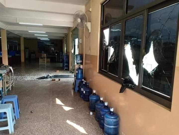 JusticeBunny144's tweet photo. China CCP are real saint. When their chinese funded factories set on fire in Myanmar. China CCP very worry.
Sorry ,even though we are very happy this case we don't do it. Yours dog Min Aung Hlaing do it.
#WhatsHappeningInMyanmar
#ChineseCCP
#March14Coup https://t.co/g9GbOFdHfb