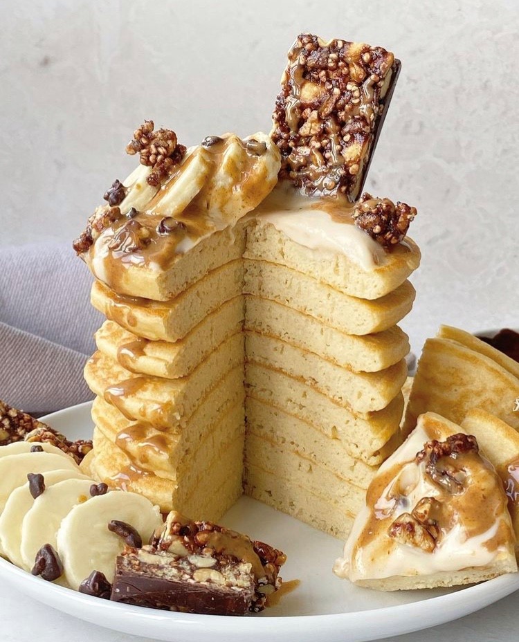 Perkierfoods's tweet photo. Say hello to the Eiffel-in-love-with-salted-caramel-pancakes Tower 🗼. Reckon you could manage all ten 😋?
A #PerkyFam creation by @foodiefittwinmummy - perfect for Mothers Day 🥰
😍 Essential topper Perkier Salted Caramel & Dark Chocolate bar
#vegan #glutenfree #perkier https://t.co/Jwl7dGmJpU