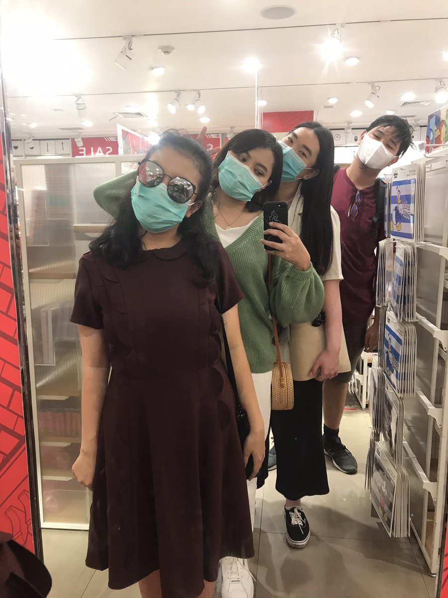 chachabitboi's tweet photo. terimakasih teman-temanku yang sudah penuh effort demi bertemu #cieeee 

🌞 @tempeorekwarteg @yenjabi @prodbyneal 🌞 https://t.co/797Bm0a6aZ