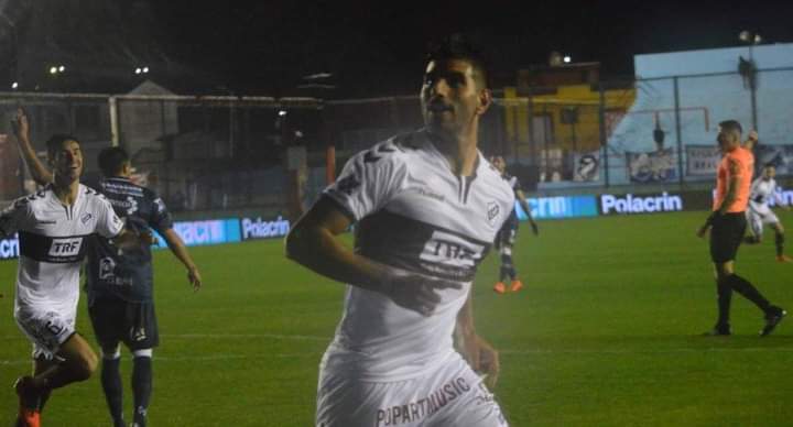 daniel122916's tweet image. Mis respetos para este señor,el gran negro Iribarren
Deja la piel en la cancha,ayer lo demostró una vez más