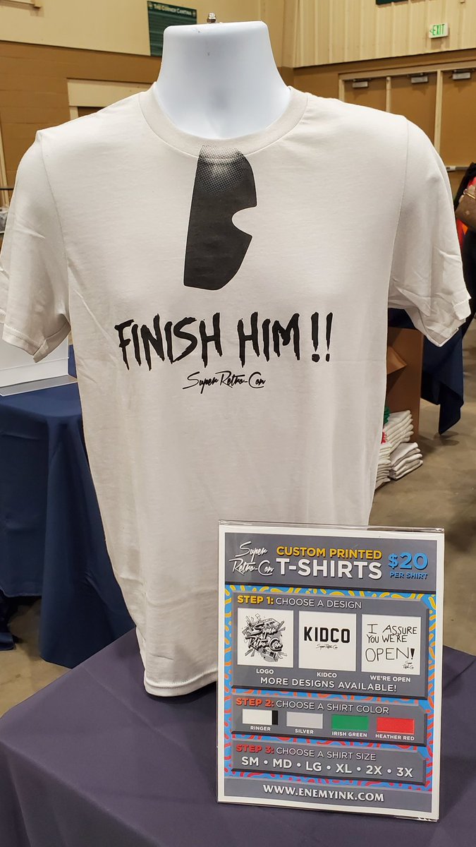 tabmok99's tweet image. Really awesome Johnny Cage shirts by @enemyink here at Super Retro-Con. Those are $500 sunglasses, asshole!