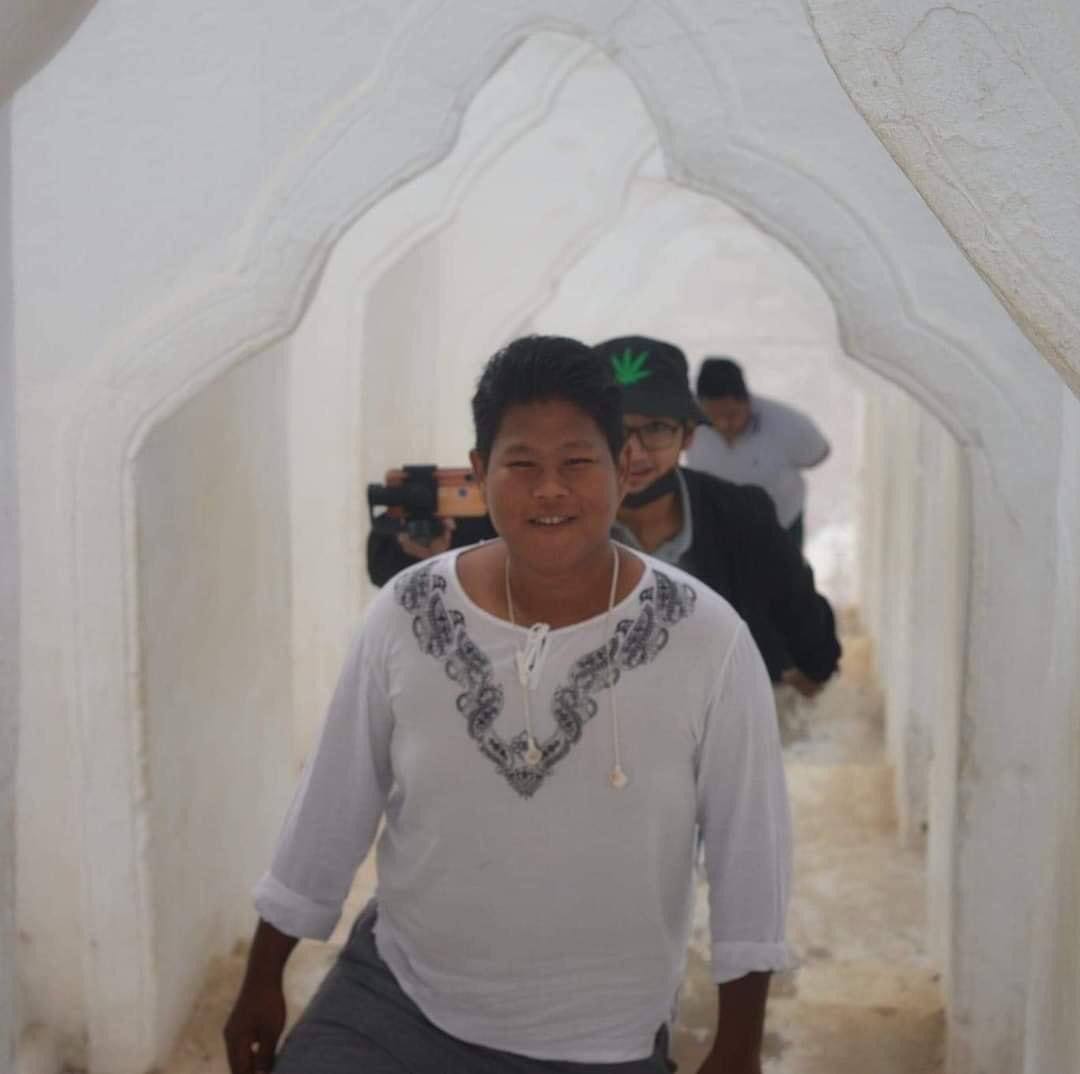 Tw // death // blood 
In North OkkaLapa,Yangon,Mg Han Htet Aung, 22 year old, a Myanmar student from DU university has passed away from gunshot wound today.
LOCOMOTIVE XYZ
#WhatsHappeningInMyanmar
#Mar14Coup