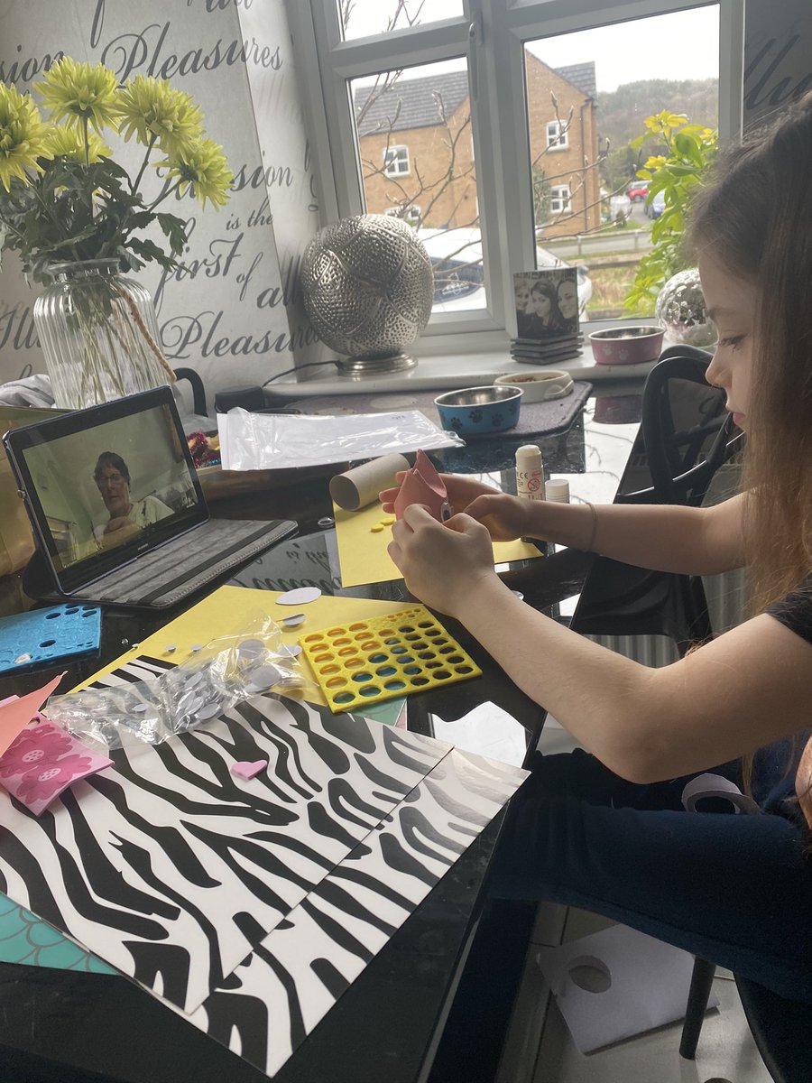 Phillips27Helen's tweet photo. @StJamesYear3 crafting with Granny on Mother’s day. Owls 🦉 this week. 💕 https://t.co/M1AXR2oVju