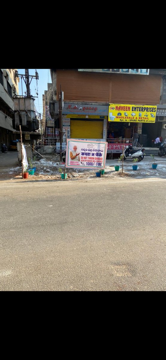 deepakgupta3231's tweet photo. Pics uploaded to show before and after..
There was heavy dumping of garbage right infront of commercial establishment in troop bazar , complain was given to clear the garbage to ghmcso that the area can be planted with green plants by us @HSSDA2  #SwachhBharatMission #ghmc https://t.co/0p4iARLvBC