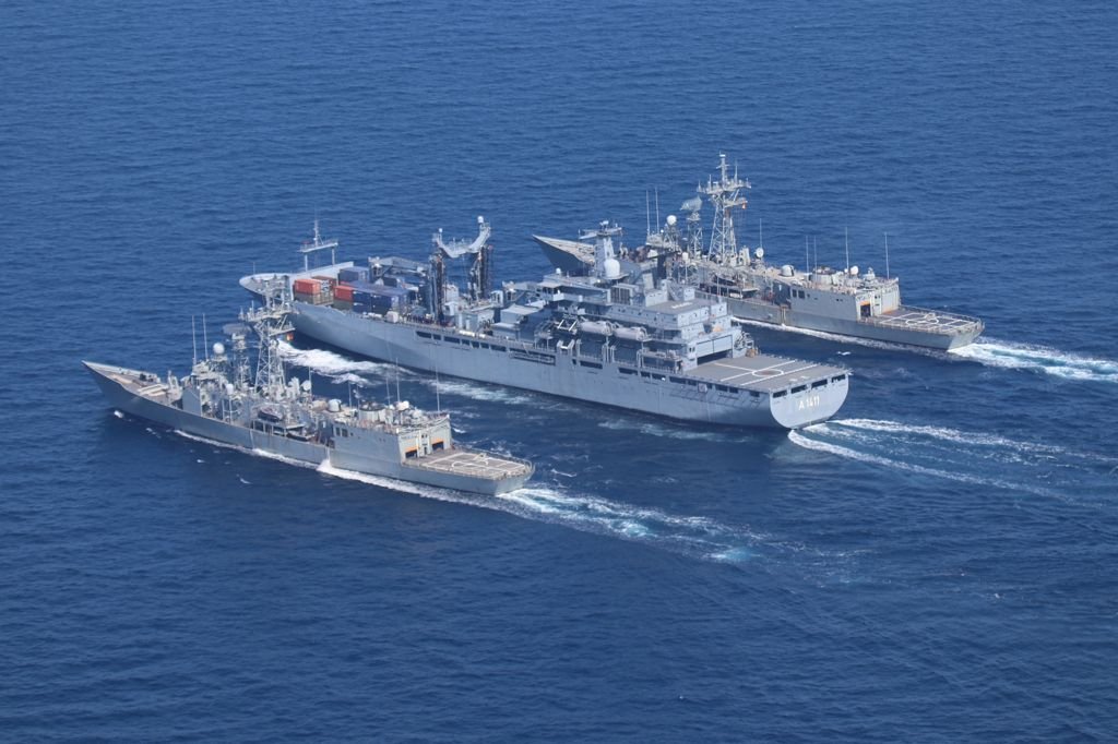 SpainNATO's tweet photo. 🇪🇦 Navy Frigates ESPS #Victoria & ESPS #Numancia 🇪🇸 conduct a replenishment at sea #RAS operation with the 🇩🇪 @deutschemarine replenishment oiler #FGSBerlin.
Interoperability in action! That's @NATO!
#WeAreNATO 🇪🇦 🇩🇪
📸 @Armada_esp https://t.co/ihdK2xnojb