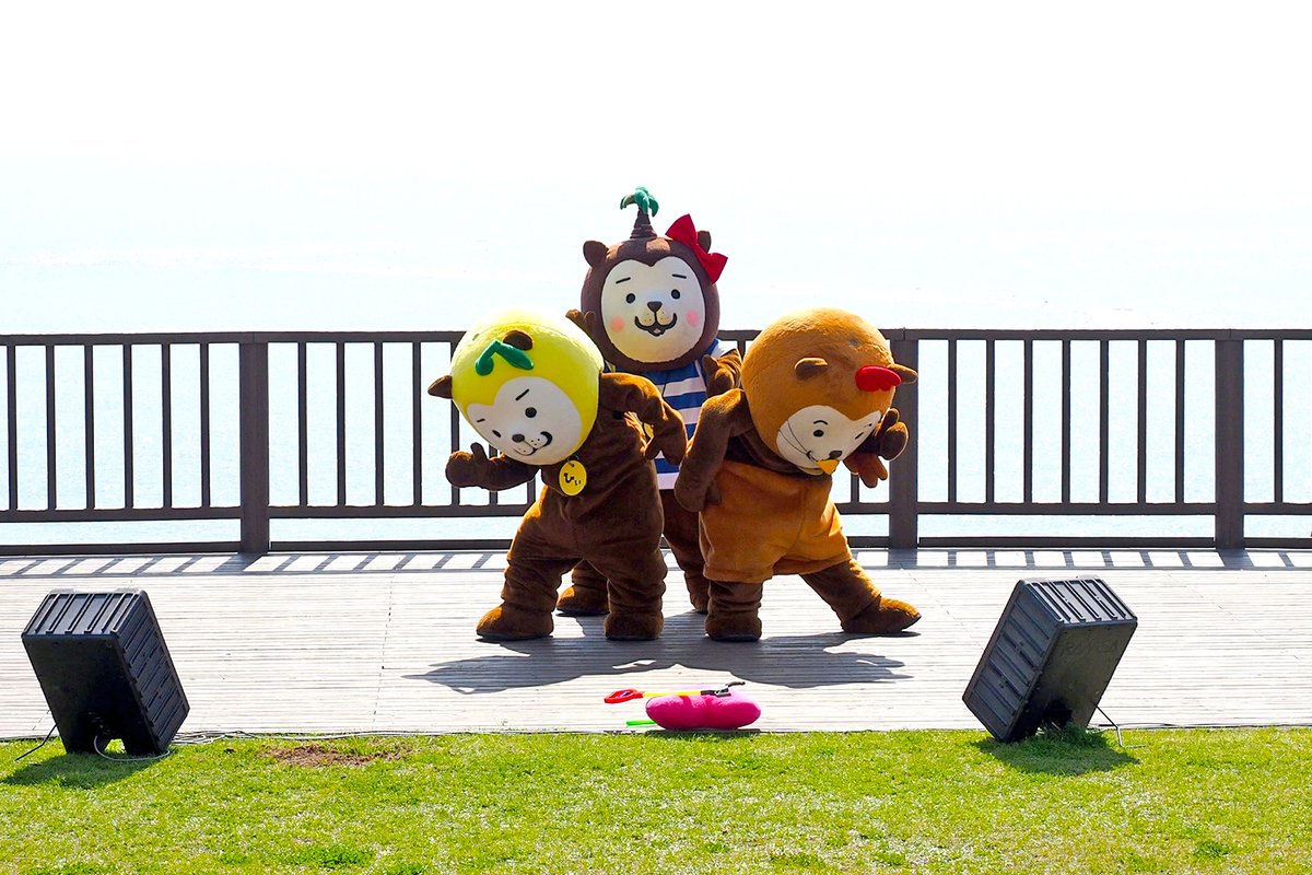 ユウジ Fixen キャラで笑顔 みやざきキャラわん隊 みやざき犬 宮崎県シンボルキャラクター キレのあるダンスと通常の自由でユルいワチャワチャのギャップが魅力 ダンサブルナンバー 日向夏実のラブソング 宮崎県 みやざき犬 ご当地キャラ