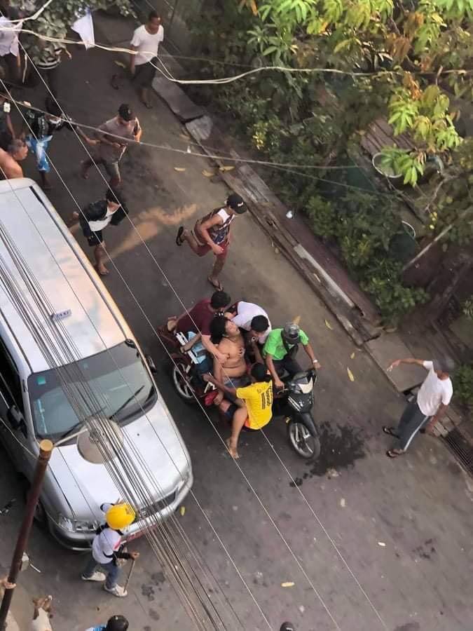 EiLay1994821's tweet photo. @hannayuri_twt tw // death // blood 
In North OkkaLapa, Yangon, Mg Han Htet Aung, 22 year old, a Myanmar student from DU university has passed away from gunshot wound today.
LOCOMOTIVE XYZ
#WhatsHappeningInMyanmar
#Mar14Coup https://t.co/YpARp1Nke9