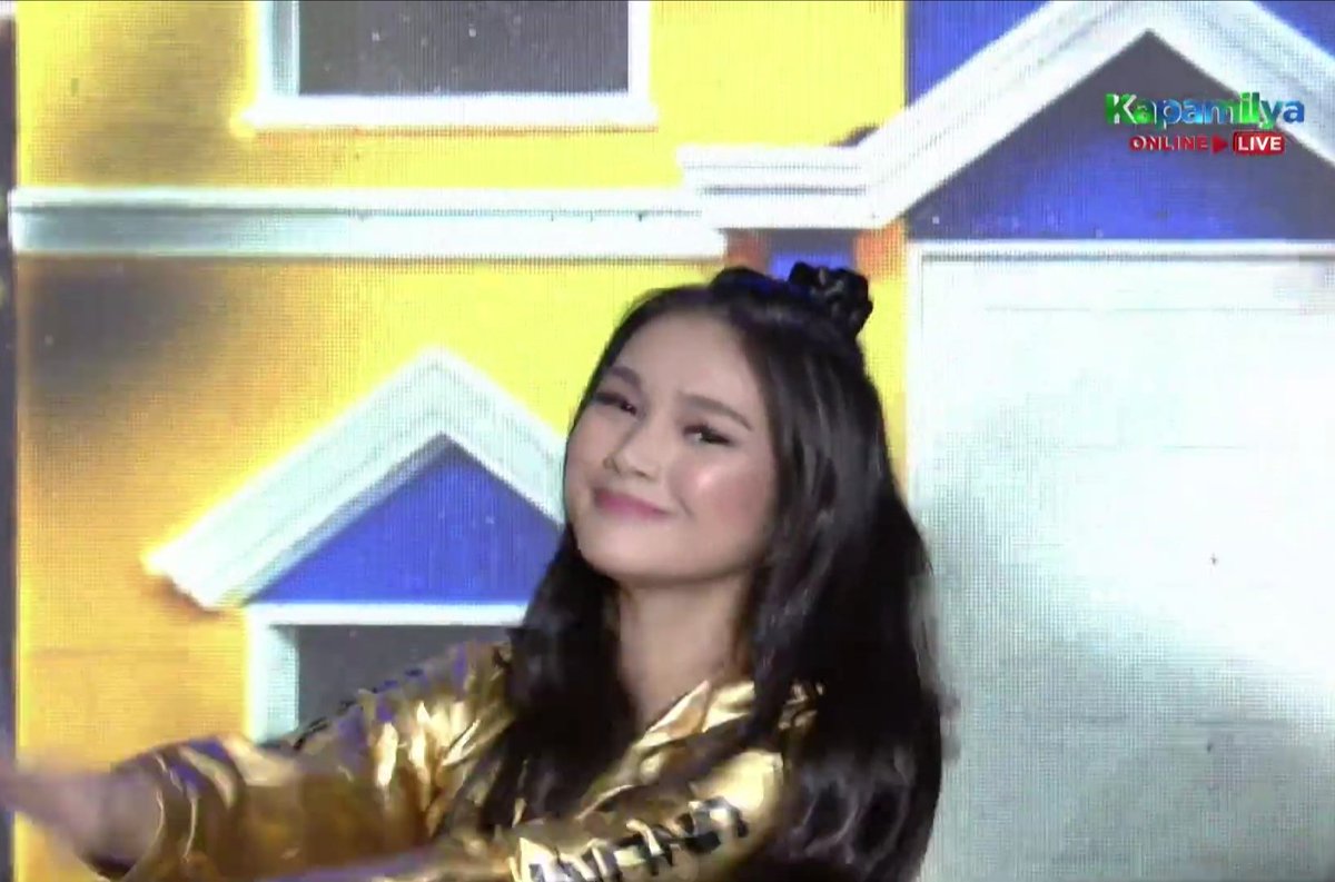 cicicrojo's tweet photo. Gosh! Ang ganda ni Karina! Nakaka-miss siya sa loob ng Bahay ni Kuya.

#PBBConnectBigNight #TeamJieAnn #TeamAndrea https://t.co/qWe0PQrEKx
