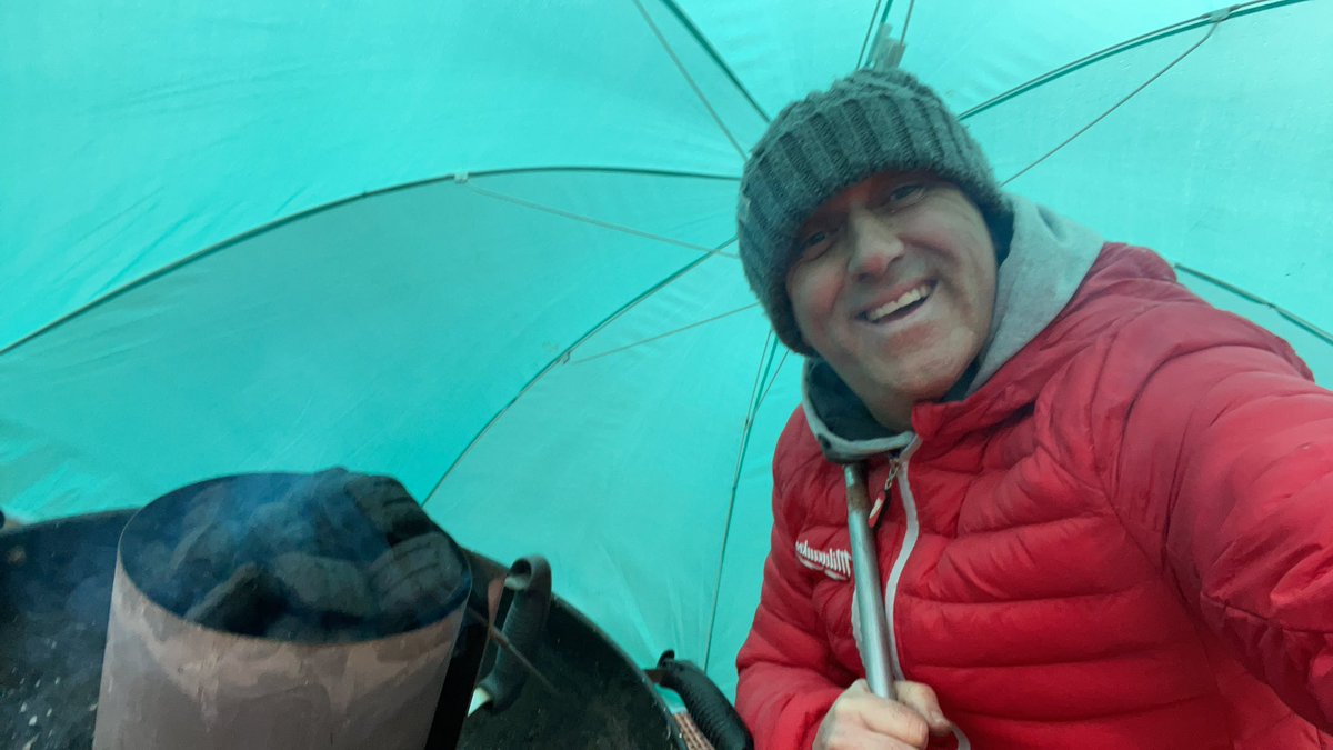 glet37's tweet photo. @mrdanwalker Bbq in the rain... ya can’t beat it 🤣 https://t.co/ceQMXC2nZq