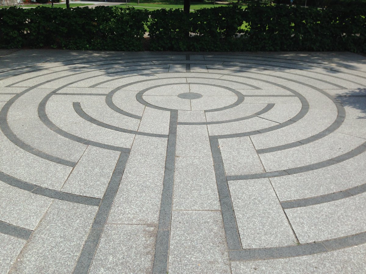 Labyrinth visit 74 (2018): Harvard Divinity School, Cambridge, MA, 7-circuit left-hand Bartholomaus Chartres variation
