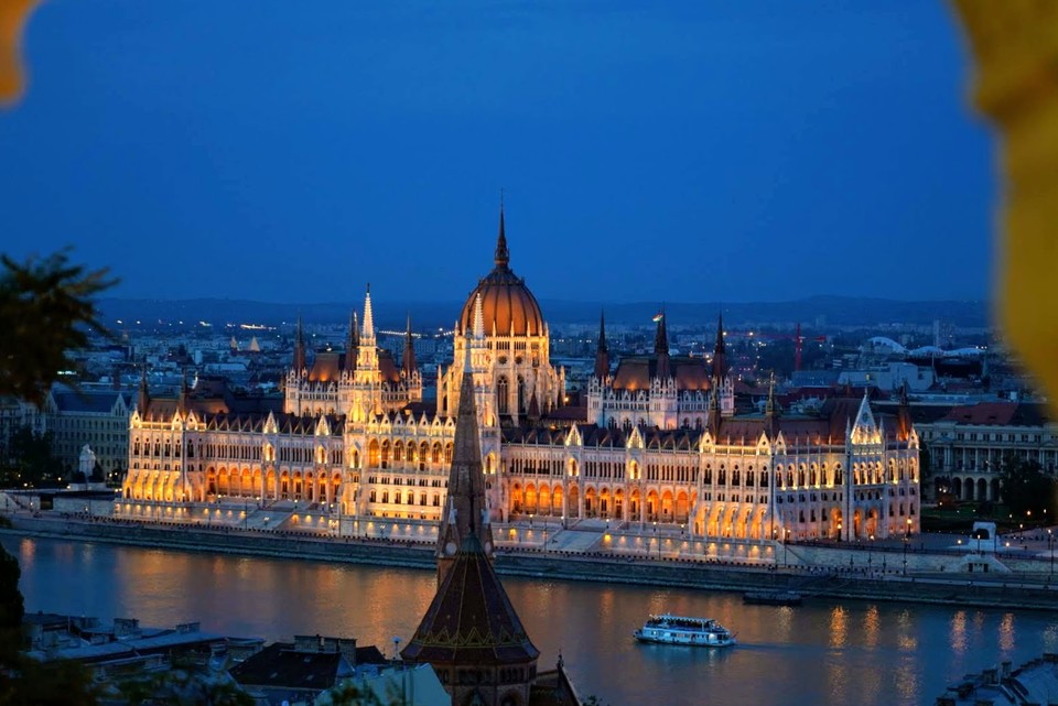 arktouros's tweet photo. The Hungarian Parliament building.
#budapest🇭🇺 #budapesthungary #budapestagram #budapest_hungary #budapeste #budapestgram #ig_budapest #thisisbudapest #welovebudapest #visitbudapest #momentsinbudapest #ilovebudapest #instabudapest #budapest #travel #travelphotography https://t.co/UPq6hLsKMe