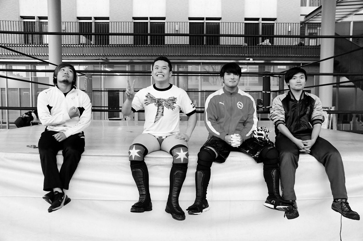 smpunk_rwf's tweet photo. 同期写真
4年目
引退、そしてありがとう https://t.co/WNQ81CY8Nf