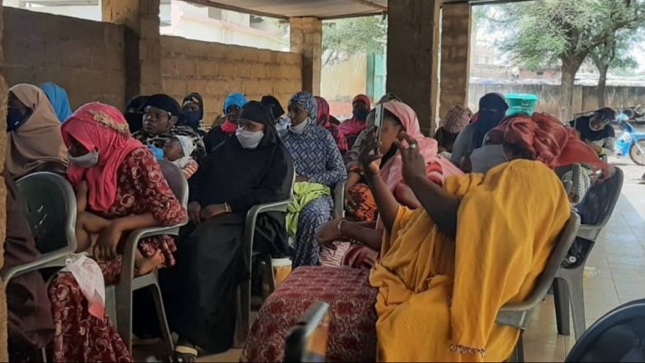 unfpa_mali's tweet photo. Sensibilisation à la mosquée des couples mariés et des futurs mariés sur la SR/PF, VBG organisée par #RIPOD. @ThomasZoungran2 a rappelé les trois zéros que @Unfpamali vise à atteindre et a invité les hommes à laisser les #femmes frequenter les services de #SR #PF https://t.co/Kf1l6qvuZx