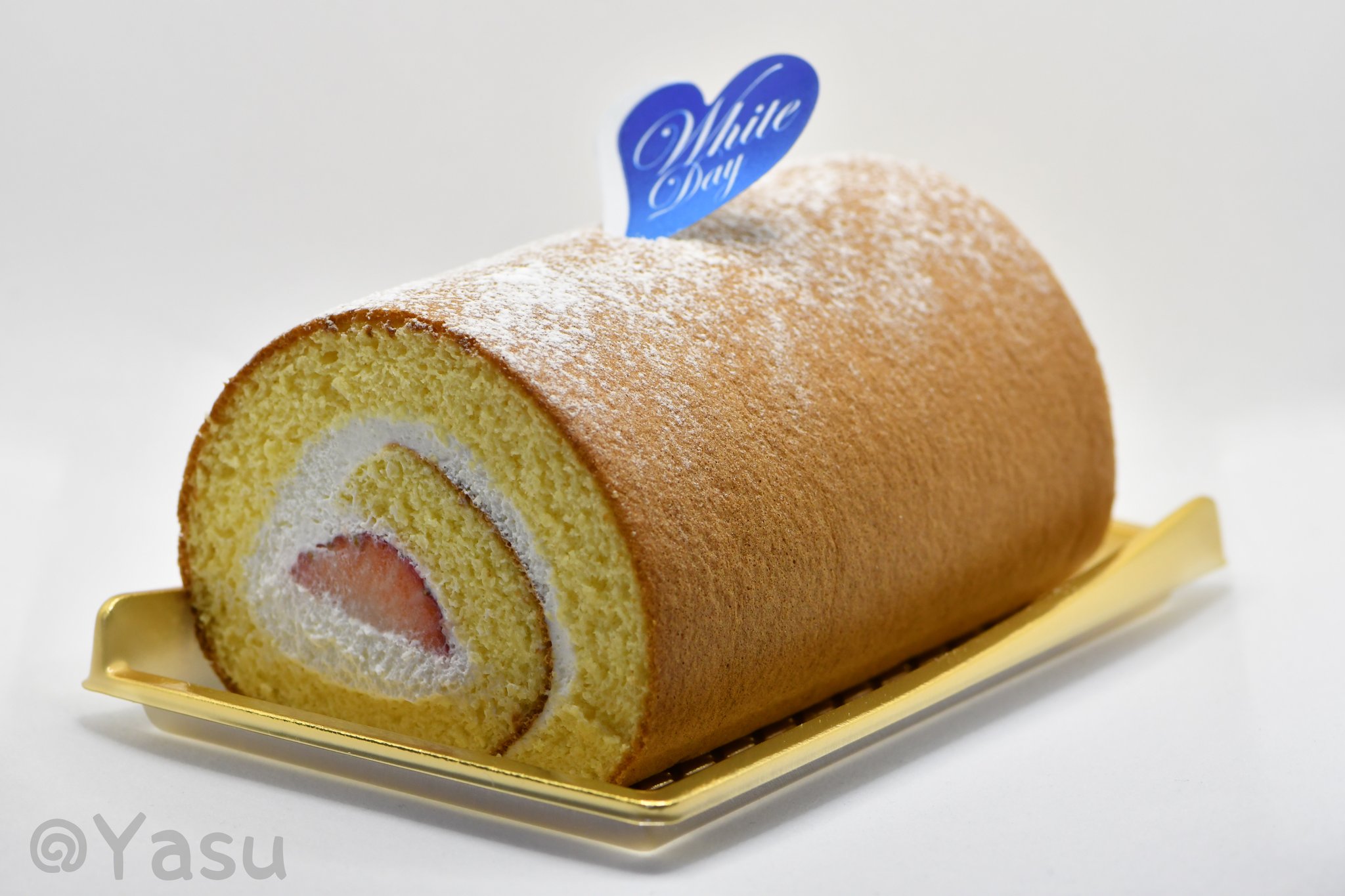 Yasu 鎌倉ニュージャーマンのいちごロールケーキ しっとり甘さ控えめでした ๑ ڡ ๑ これは美味しい 鎌倉縁むすびカードは15日までなので無事使い切りました 鎌倉ニュージャーマン かまくらロール いちごのロールケーキ 縁むすびカード 地元民