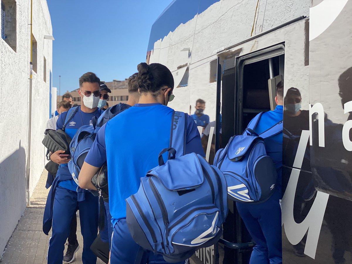 racingctmmfc's tweet photo. #CartagenaBMarMenor // 📷 // ¡Nos ponemos en marcha! 🚎

⚔️ La primera plantilla pone rumbo hacia el Estadio Municipal Cartagonova. 

#FuerzaYHonor #HastaElFinal 💙⚪️ https://t.co/ITXDRpTQKt