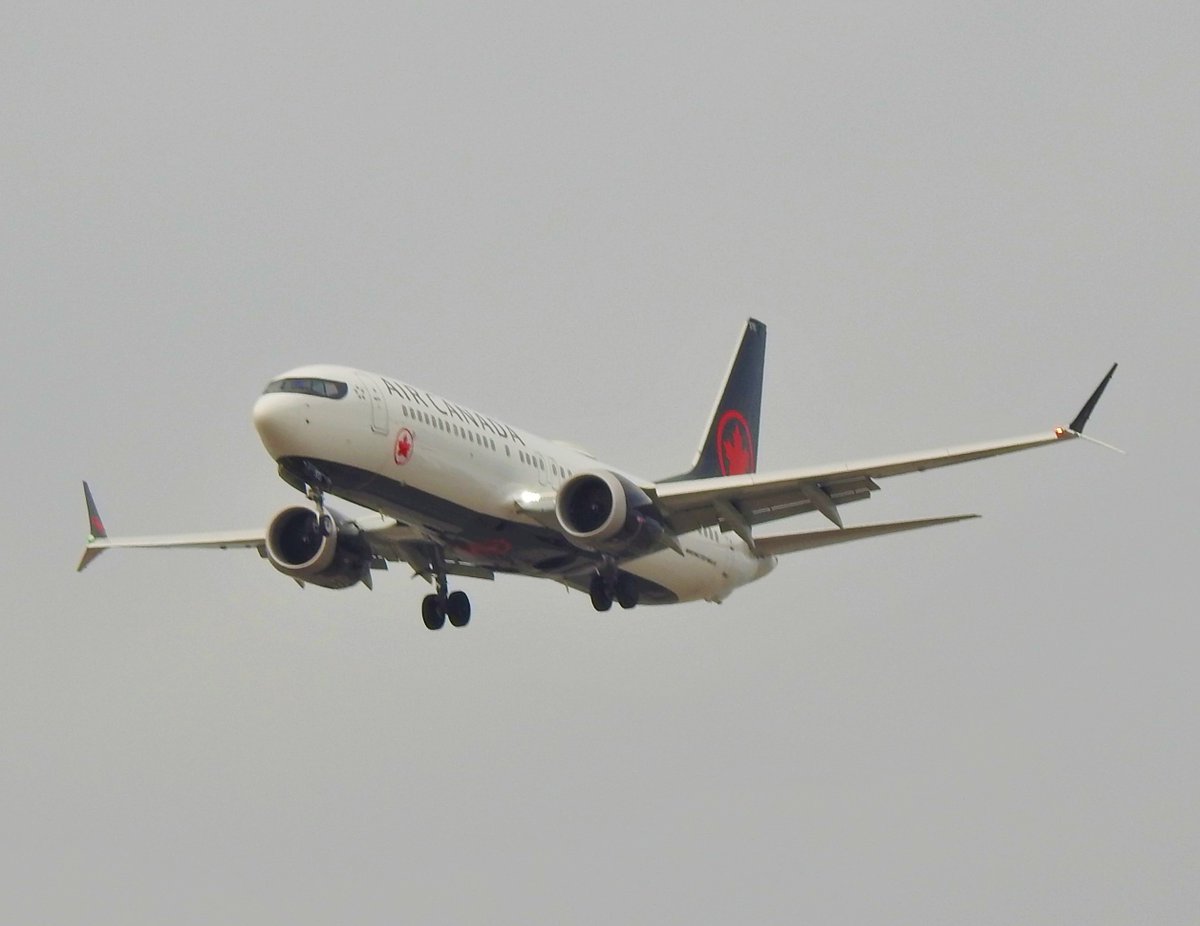 veryboeing's tweet photo. AC #B737 -8 #CFSDQ and #CFSNQ CYYZ https://t.co/6SNF2xo8Jg