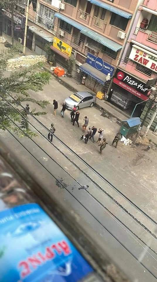 tw // Blood 
Yay Kyaw Strike , Terrorists raided houses in neighborhood where youths were hiding. 
They broke into the house , brutally beat and arrested youth protesters.
LOCOMOTIVE XYZ
#WhatsHappeningInMyanmar
#Mar14Coup