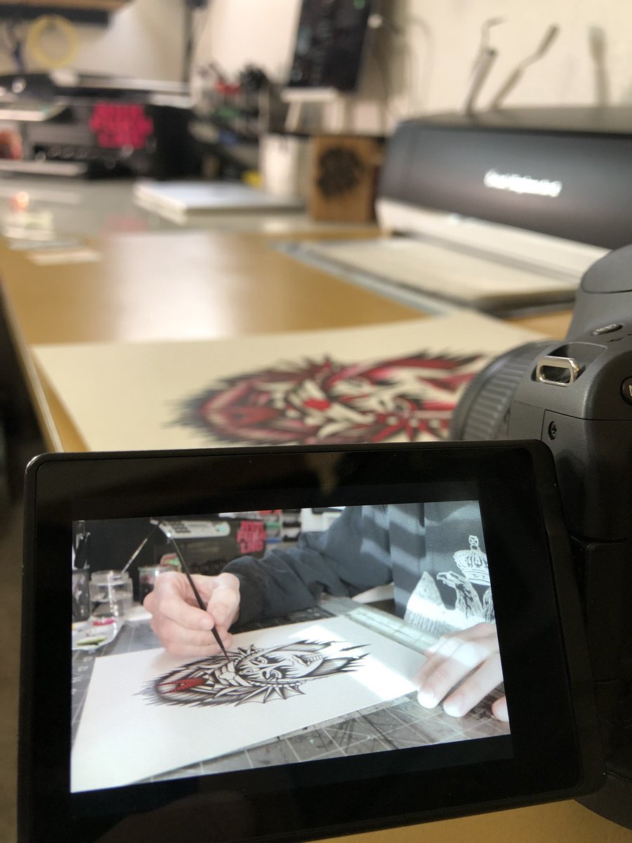 mrrmprr's tweet photo. New demon lady painting I did and am now working on the edit for YouTube! Thanks for lookin! 
#paperworkers #flashart #tattooflash #americantraditional #tattooart #tradflash #traditionaltattoo #traditionaltattooart #traditionaltattooflash #vintagetattoo #tradworkers #painting https://t.co/sWJtvNMBCC