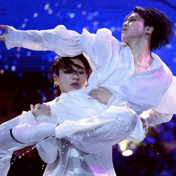chimkook_13's tweet photo. Majestic ✨✨✨

#jikook #kookmin #jiminie #jungkookie #minie #kookie #chimchim #notchu #chimmy #cooky https://t.co/7bfH5qv4kb