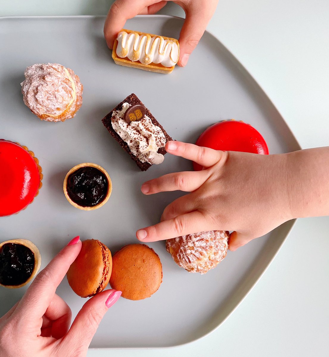 _bisousbisous's tweet photo. Happy #MothersDay! We hope you all have a wonderful day and hopefully you will be able to enjoy your Afternoon tea without too many sneaky hands stealing pieces! https://t.co/wh4xE37szO