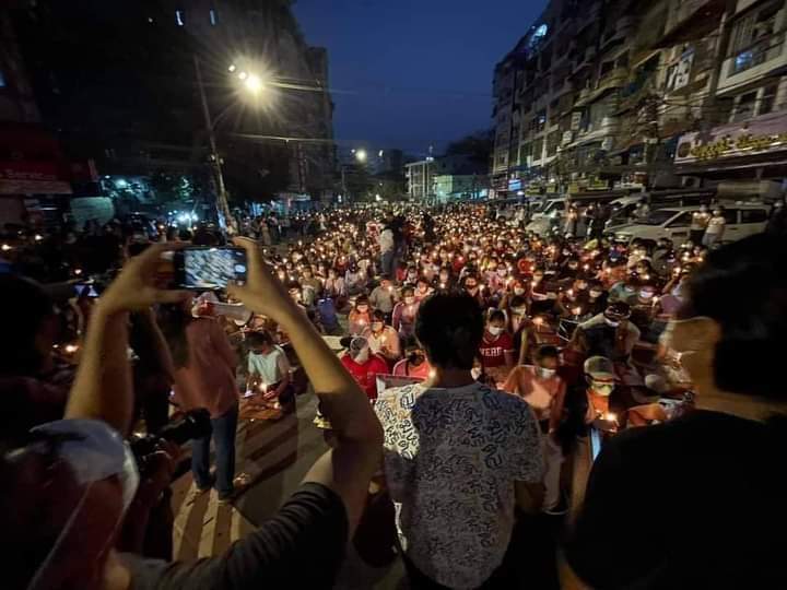 NawMaybe's tweet photo. Night strike
#WhatsHappeningInMyanmar 
#March14Coup https://t.co/mnZSp7QfpI