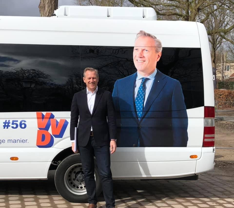VVDAmstelveen's tweet photo. Voor de eindsprint naar de #2eKamer had @VVD #kandidaat 5️⃣6️⃣ voor #Amstelveen Kees @NoomenIII vanochtend een AMA-sessie #KoffieMetKees. Interessante discussies over stimuleren van #gezondeten, #schiphol, #kernenergie, #wonen en #economie. #StemKees #SamenSterkerVerder https://t.co/A2yq8AGQPQ