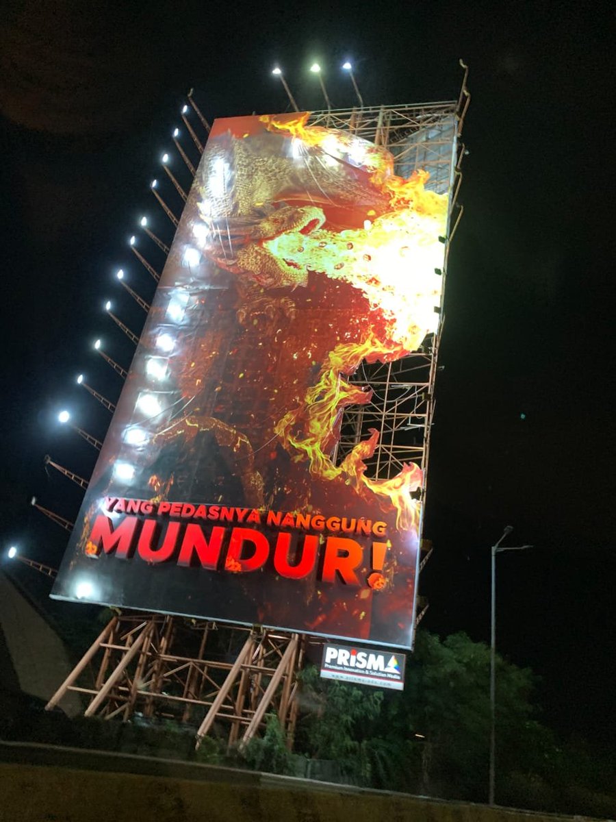 Ini billboard naga iklan apaan ya kira-kira?
Yang campaignnya suka aneh-aneh kreatif gini biasanya <a href="/Sasa_Melezatkan/">Sasa Melezatkan</a> nih. Kalo bener, keren juga iklannya beda.