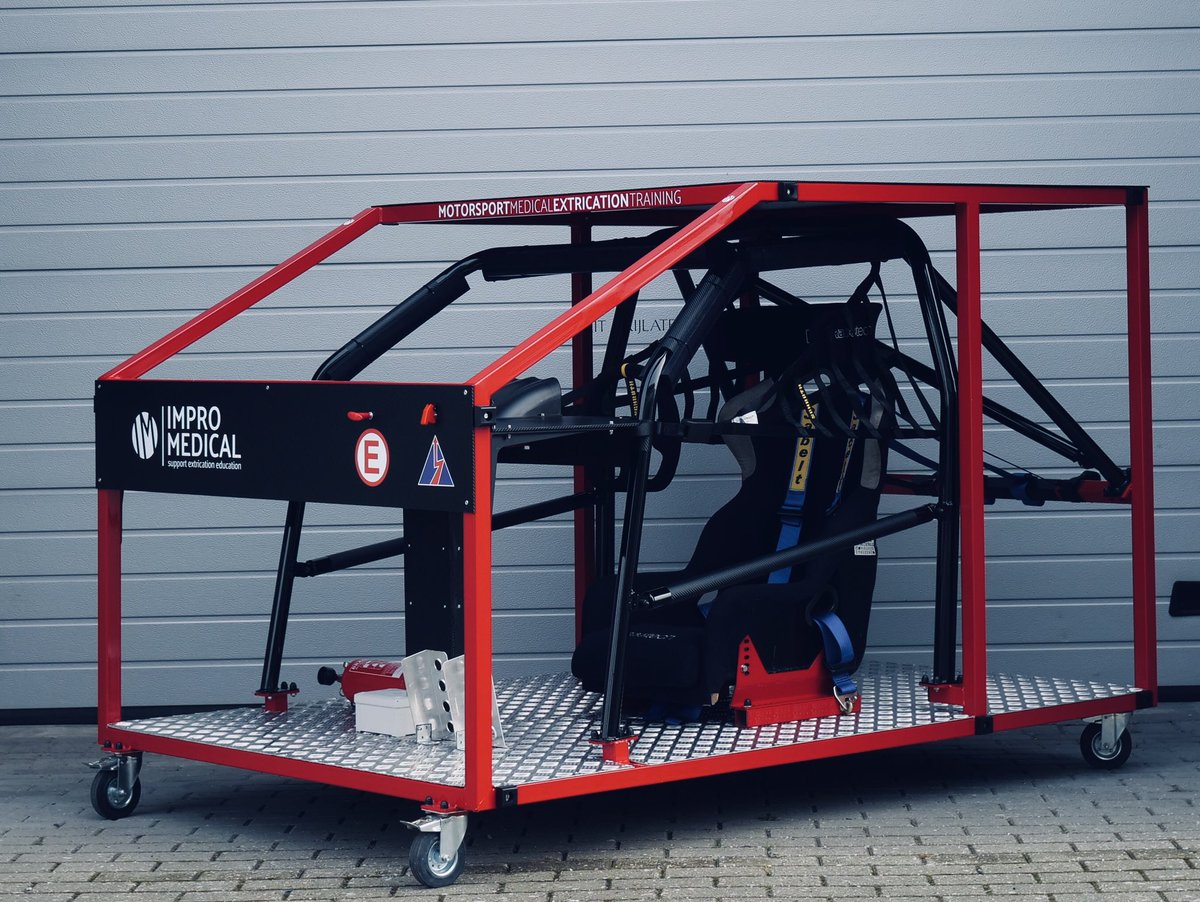 ImproMedical's tweet photo. Impro-medical introduceert trainingsmodel speciaal voor medical/extrication oefeningen in de autosport #extrication #motorsport https://t.co/ymrigo0ire