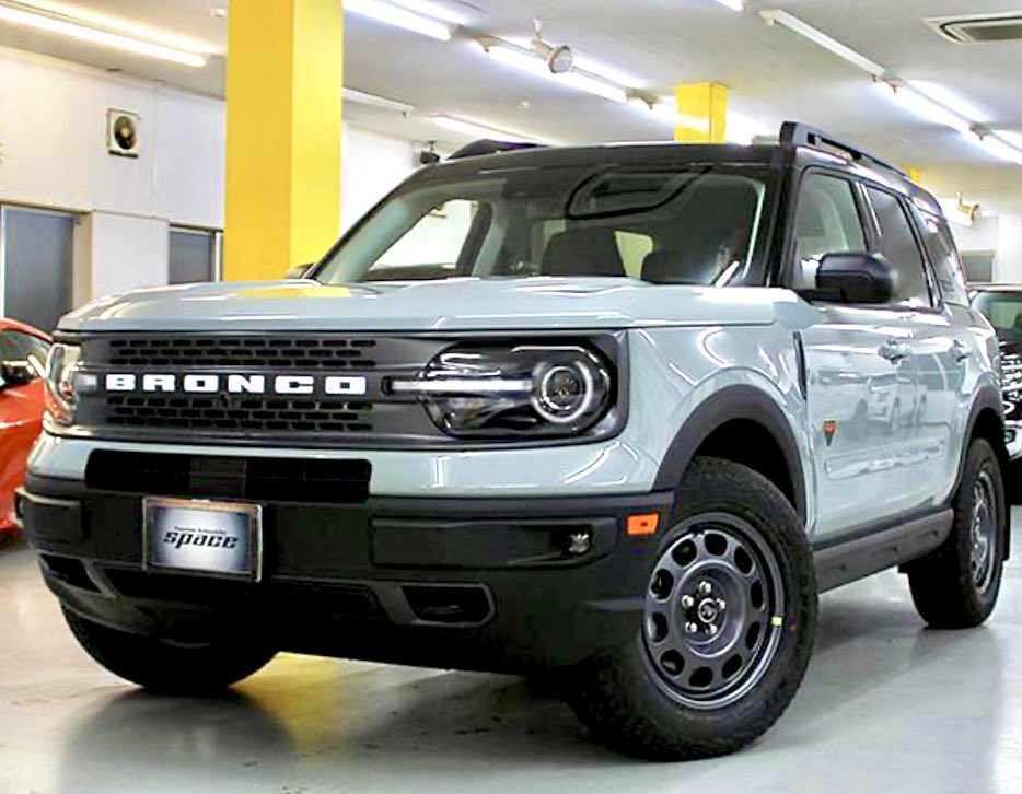 珍車クラブ 新型フォード ブロンコ 売りに出てた 近年のアメ車は往年のベストアルバムでも作るかの様な 珍車クラブ 珍 車 エンスー Enthusiast フォード ブロンコ アメ車 復刻版 リバイバル 並行輸入車 Suv クロカン 左ハンドル T