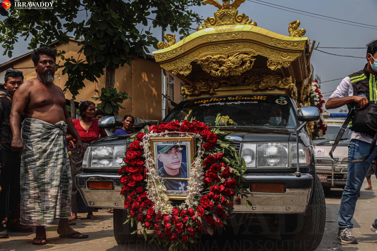 IrrawaddyNews's tweet photo. In Pictures 2: Four funerals were held separately on Sunday afternoon for three men and a woman who were shot dead by the police and soldiers in #Mandalay’s Sein Pan ward on Saturday, when the residents were staging a sit-in protest against the regime. 
#WhatIsHappeningInMyanmar https://t.co/k9C5BmODft