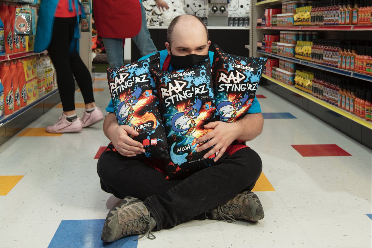 Rad Sting'rz are the naturally boneless chips you love with an atomic burst of aqua fuego in every bite! #NationalPotatoChipDay

📸: @KateRussellPhoto