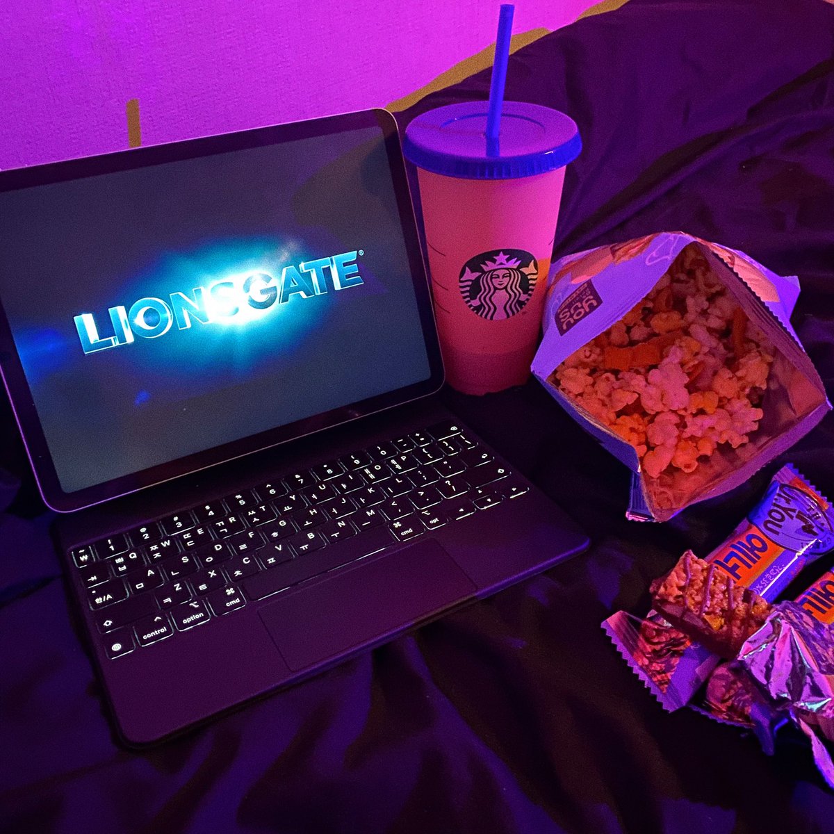 영화 볼 준비 완료