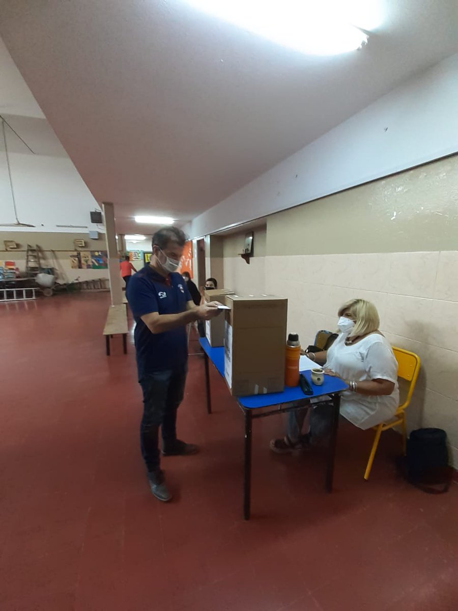 JBeeSellares's tweet photo. Hoy entre todos construimos un nuevo Radicalismo en Córdoba. Sumate. La #democracia es nuestra principal bandera. @UcrSumar #UCRSumar https://t.co/zlVsvIJokd