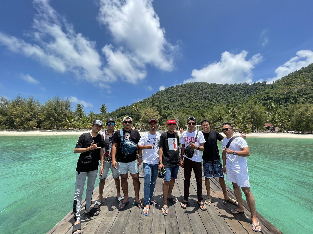 iamfauzi33's tweet photo. escaped to island is always a good idea . #pulaubesar https://t.co/TNgDXT9Ju4